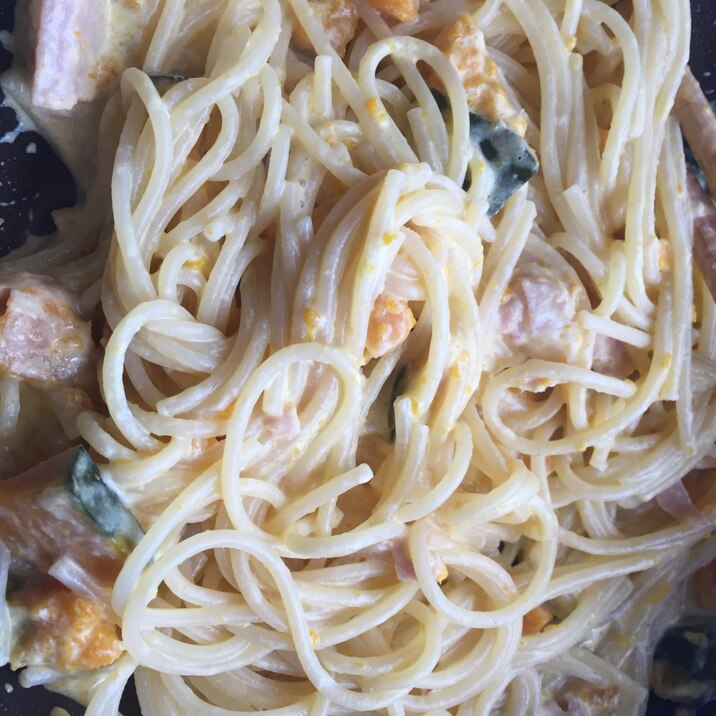 かぼちゃとスパムのクリームパスタ